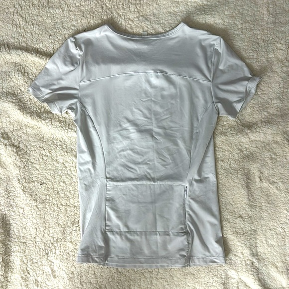 Fabletics shirt - Picture 2 of 2